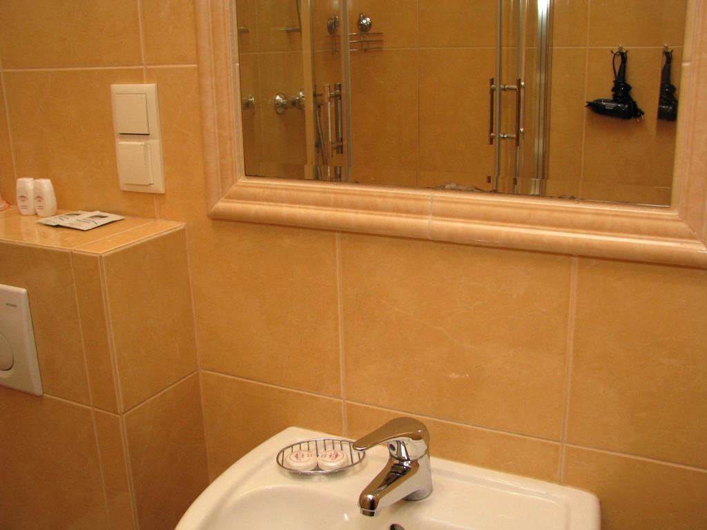 Hotel Płock Habitación foto